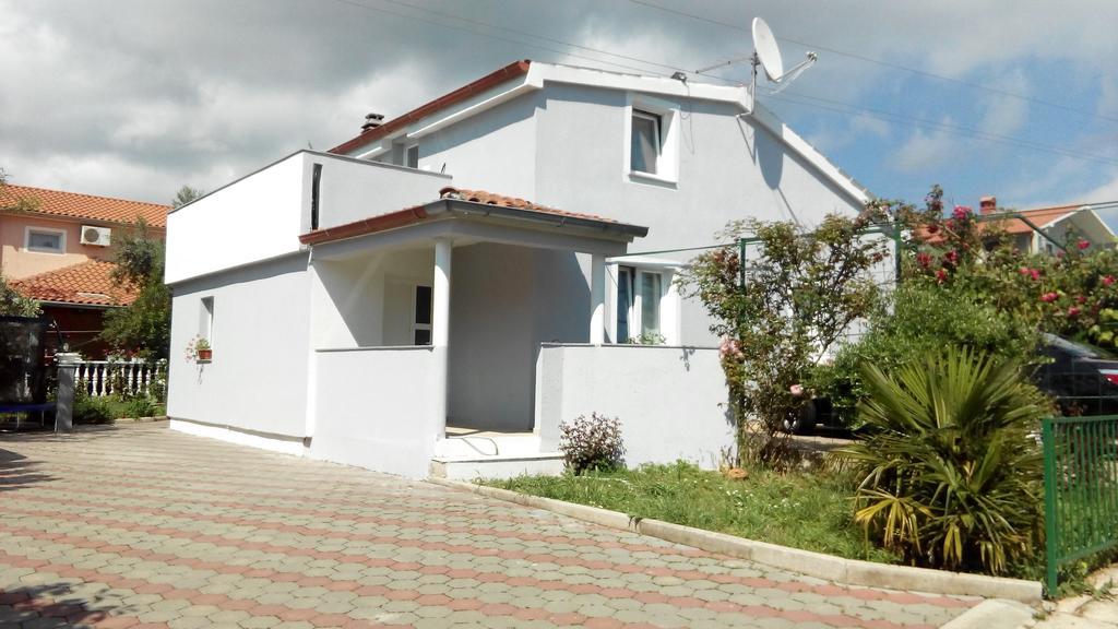 Holiday Home Marsan Pula Extérieur photo